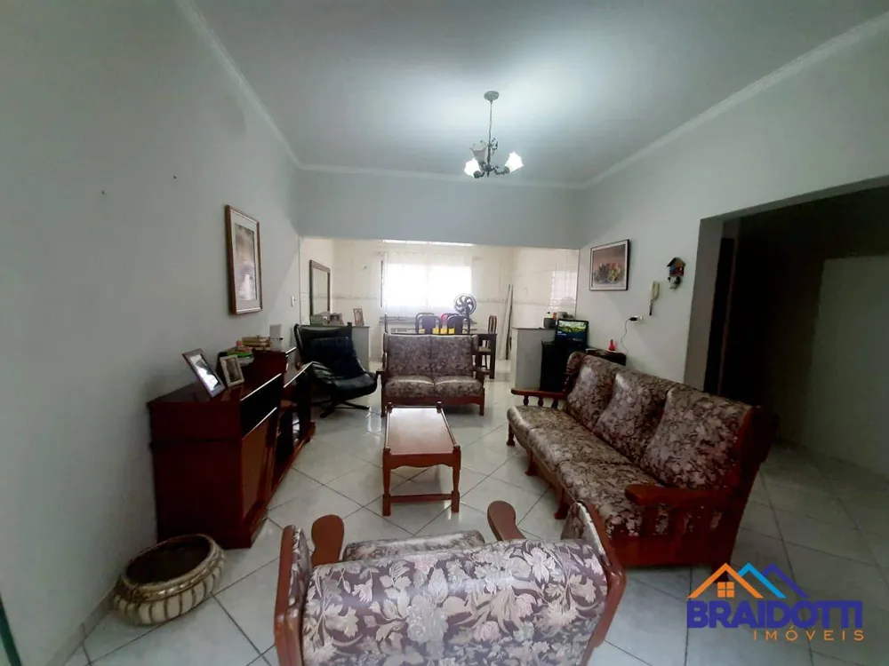 Casa, 4 quartos, 216 m² - Foto 2