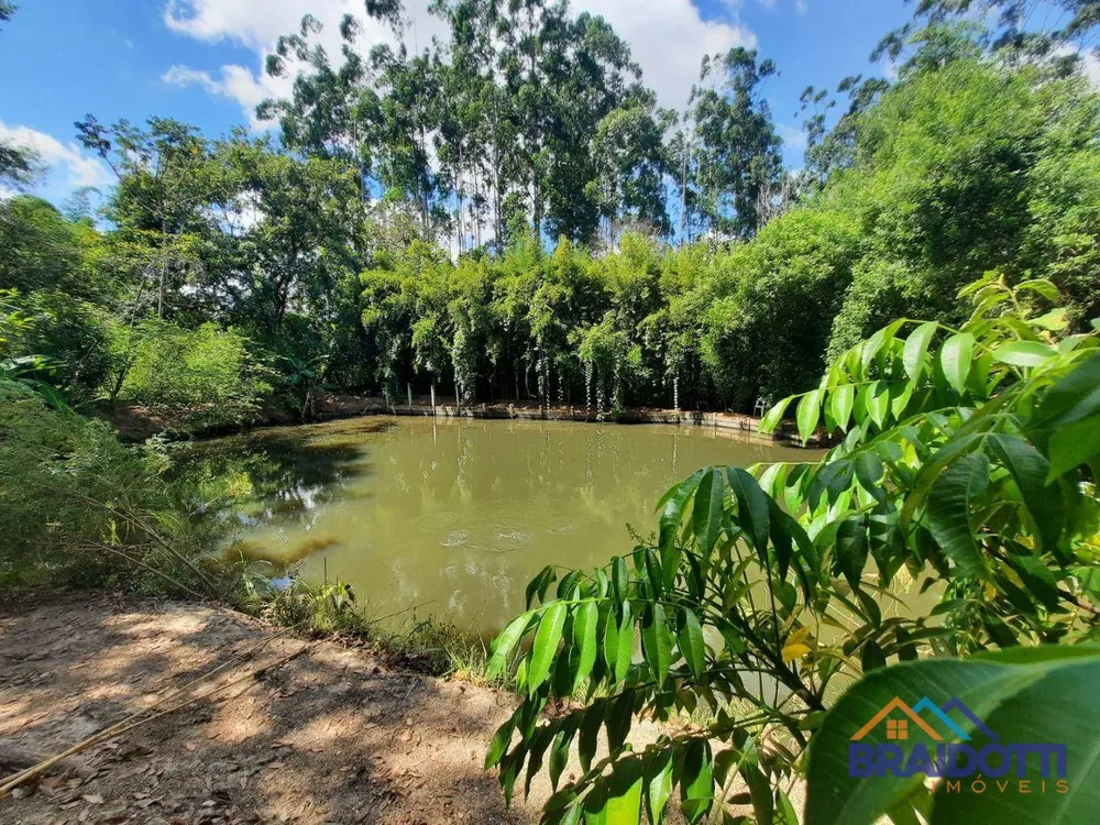 Chácara, 3 quartos, 2800 m² - Foto 1