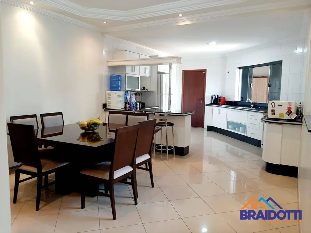 Casa, 3 quartos, 270 m² - Foto 3