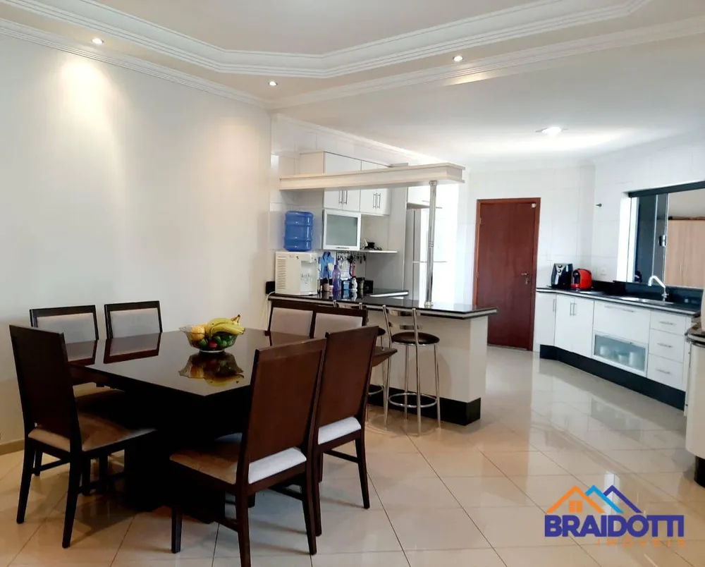 Casa, 3 quartos, 270 m² - Foto 4