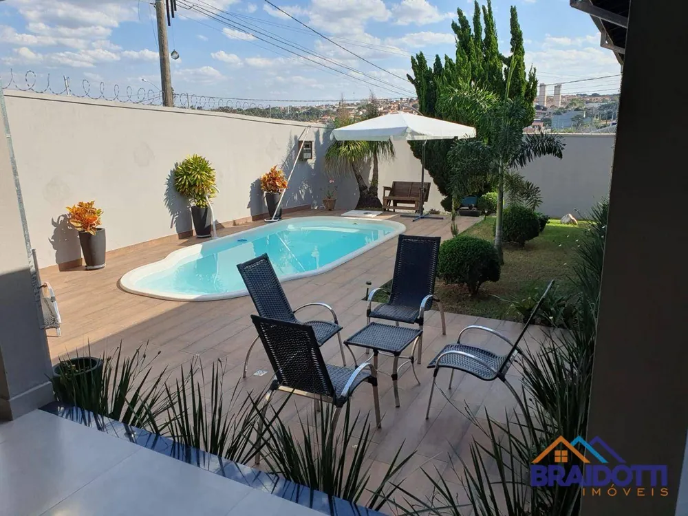 Casa, 3 quartos, 207 m² - Foto 2