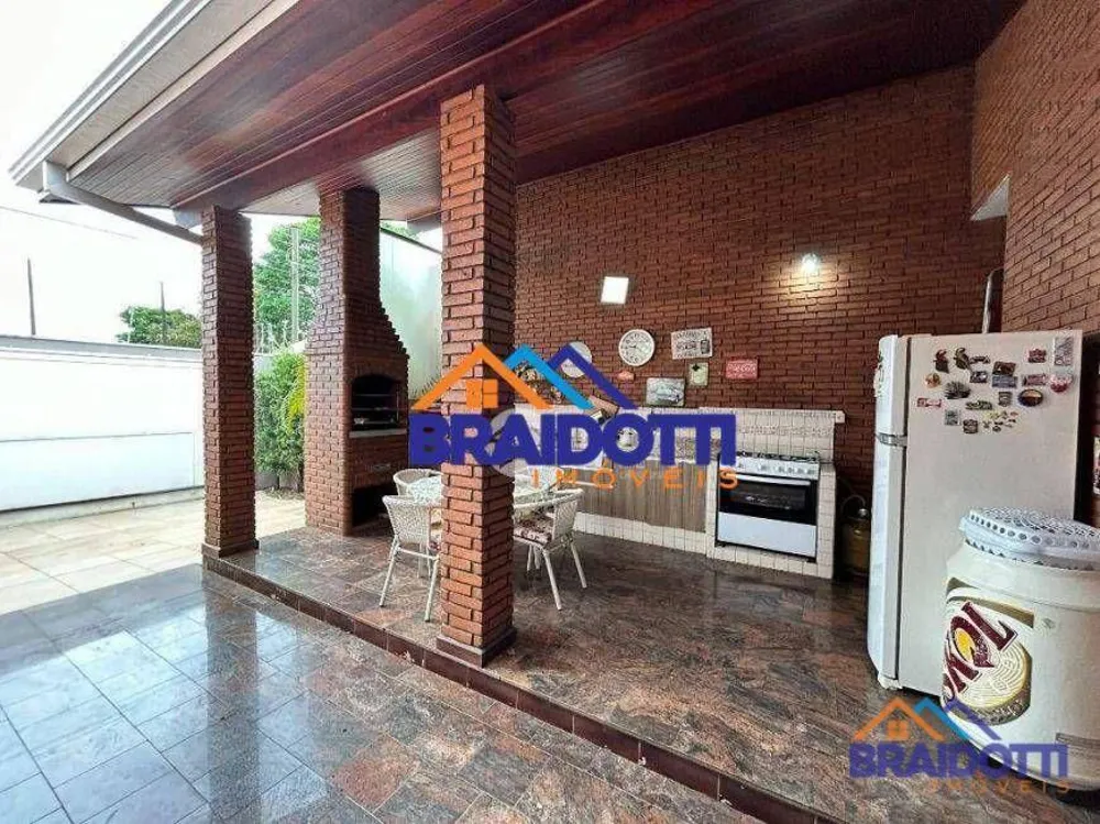 Casa, 3 quartos, 208 m² - Foto 4