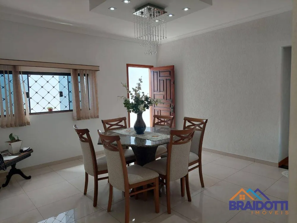 Casa, 3 quartos, 163 m² - Foto 2