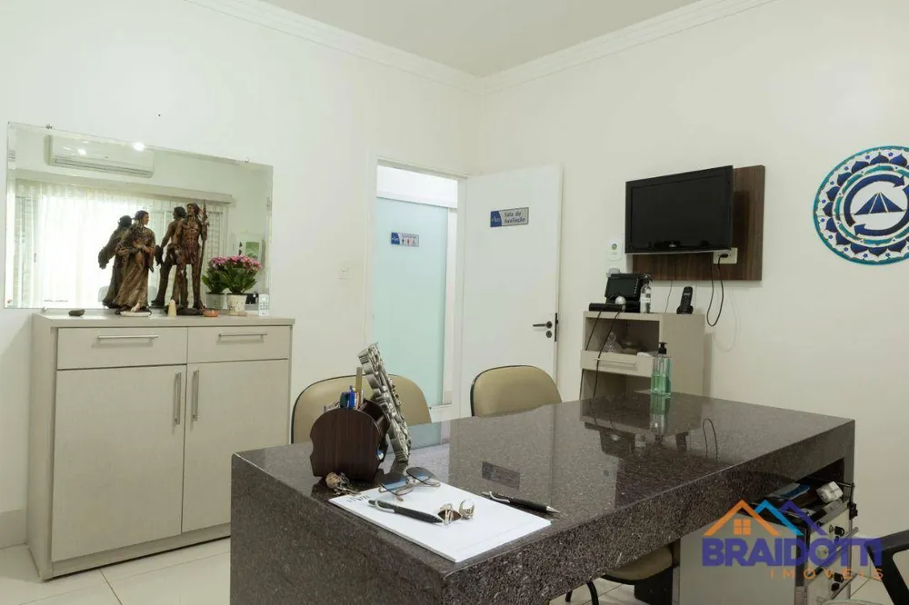 Casa, 5 quartos, 204 m² - Foto 1