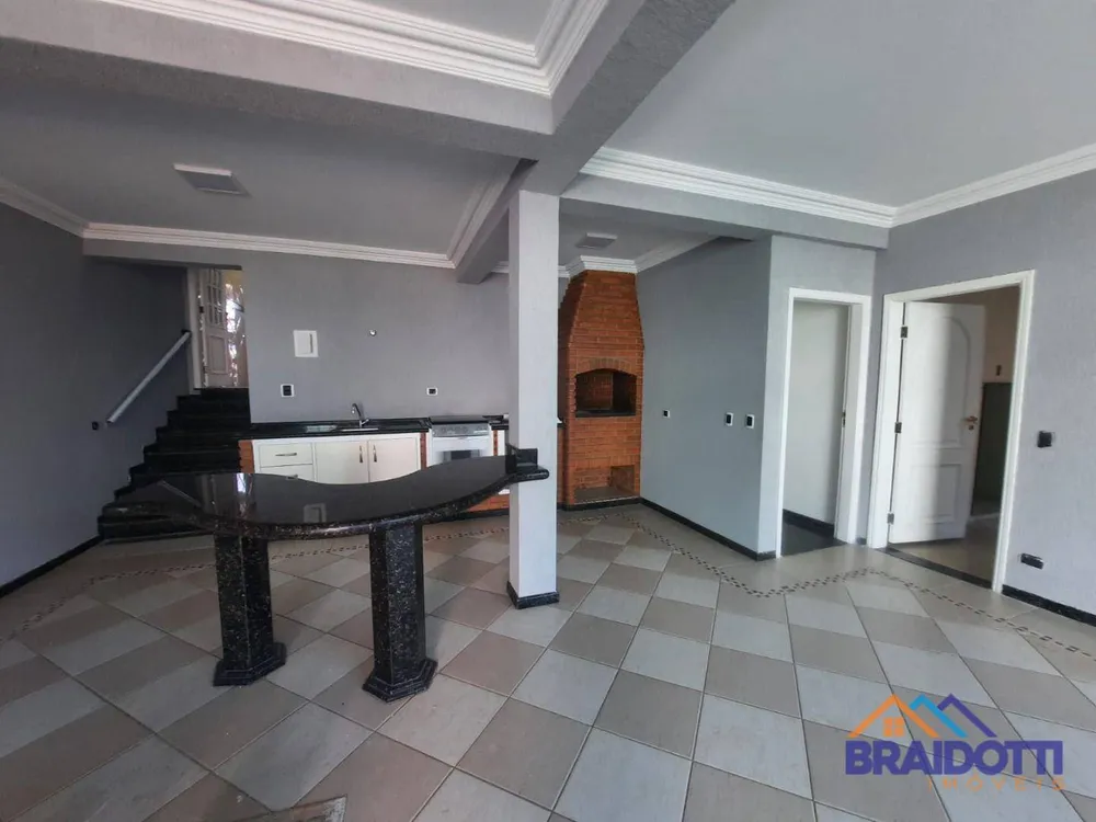 Casa, 3 quartos, 251 m² - Foto 1