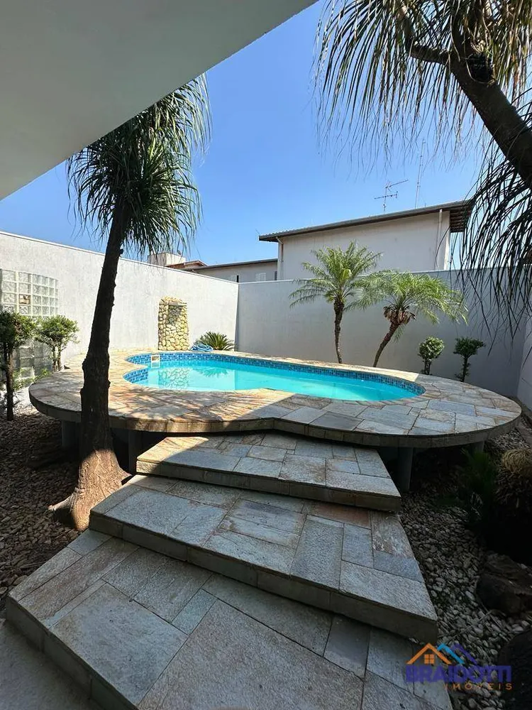 Casa, 3 quartos, 251 m² - Foto 3