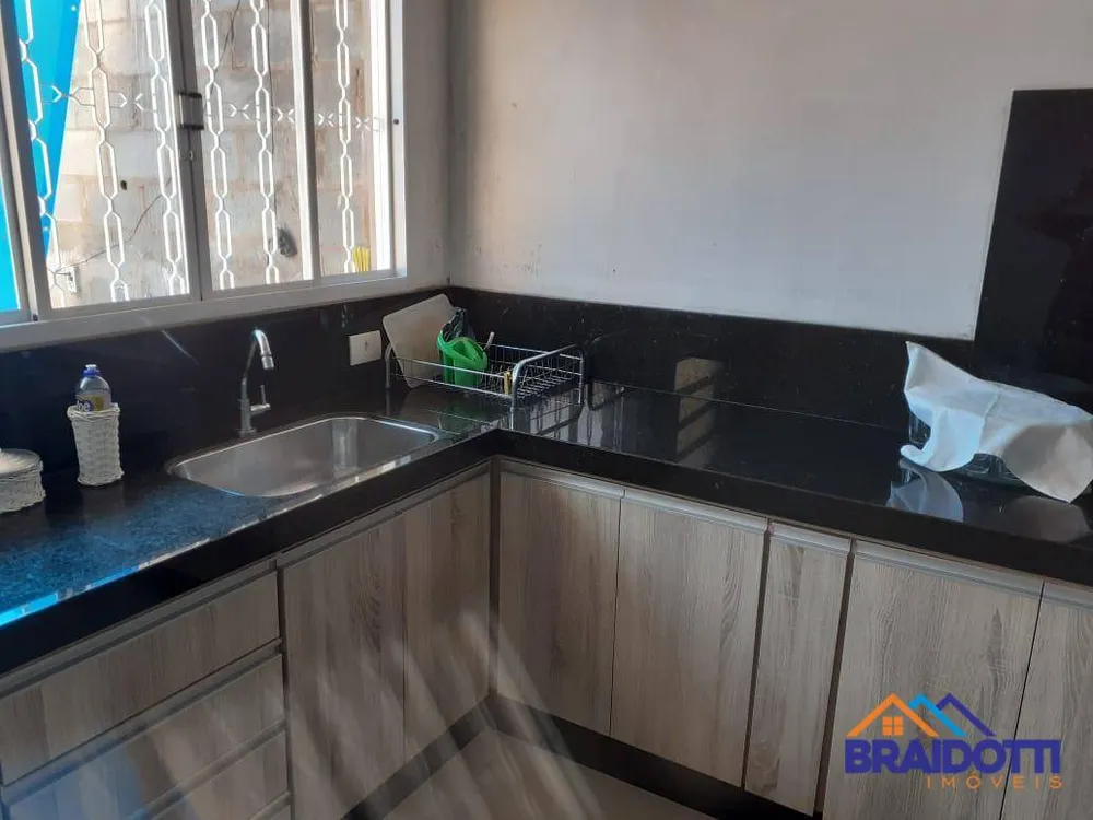 Casa, 4 quartos, 195 m² - Foto 2