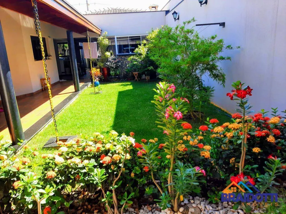 Casa, 3 quartos, 225 m² - Foto 1