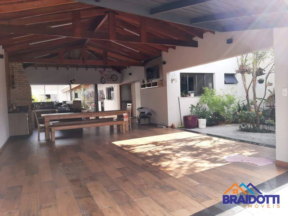 Casa, 3 quartos, 225 m² - Foto 2