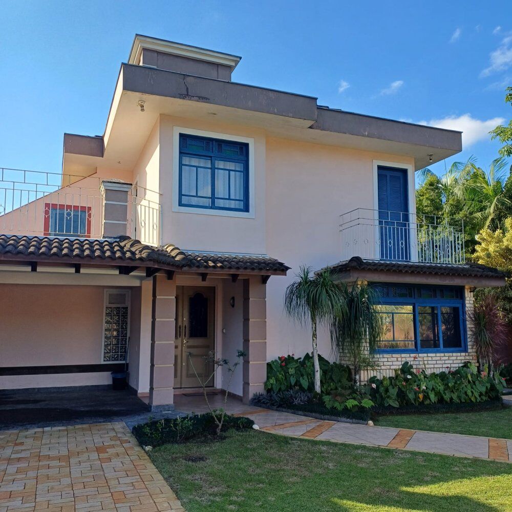 Casa à venda com 3 quartos, 260m² - Foto 1