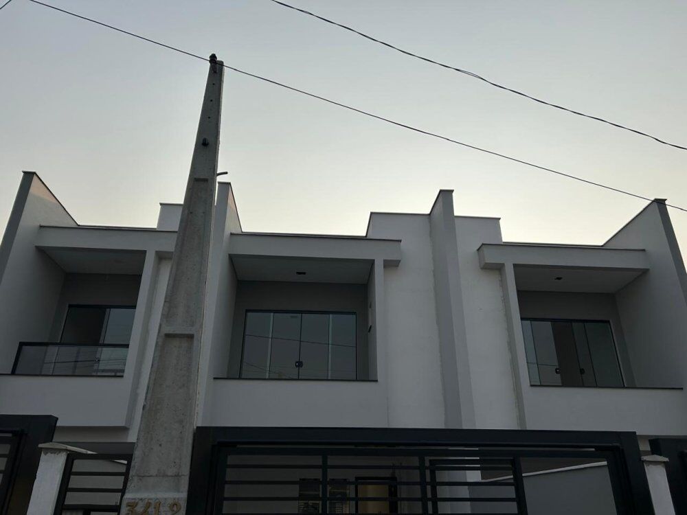 Sobrado à venda com 3 quartos, 100m² - Foto 1