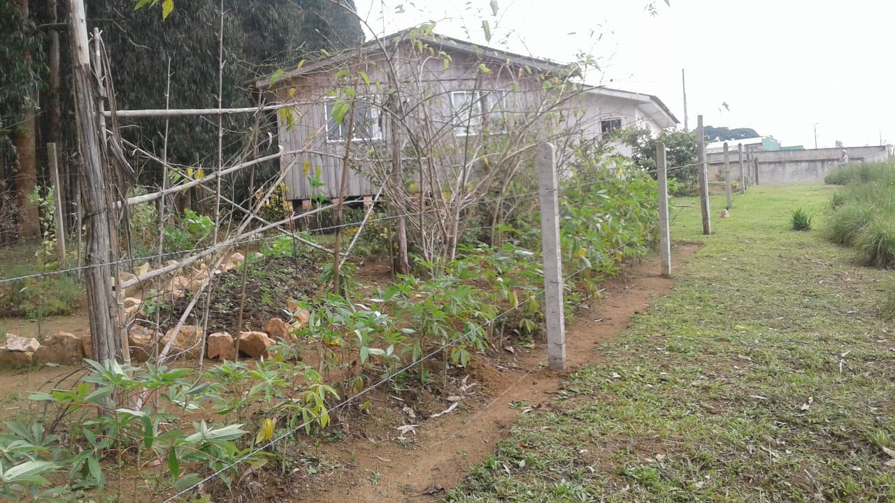 Casa à venda com 2 quartos, 100m² - Foto 2