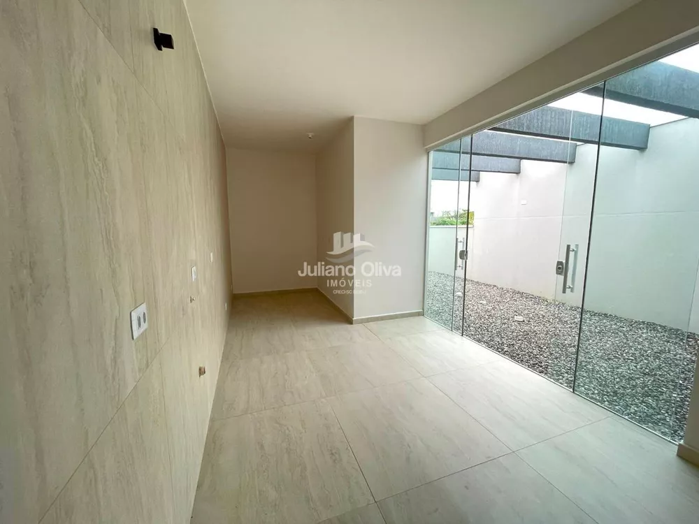 Casa à venda com 3 quartos, 60m² - Foto 7