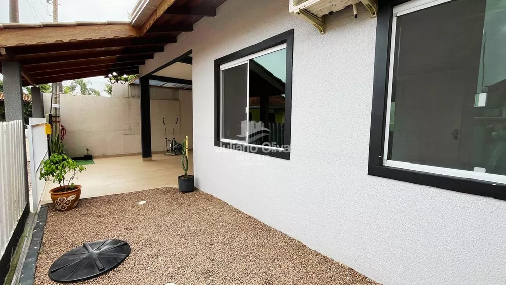 Casa à venda com 2 quartos, 75m² - Foto 4