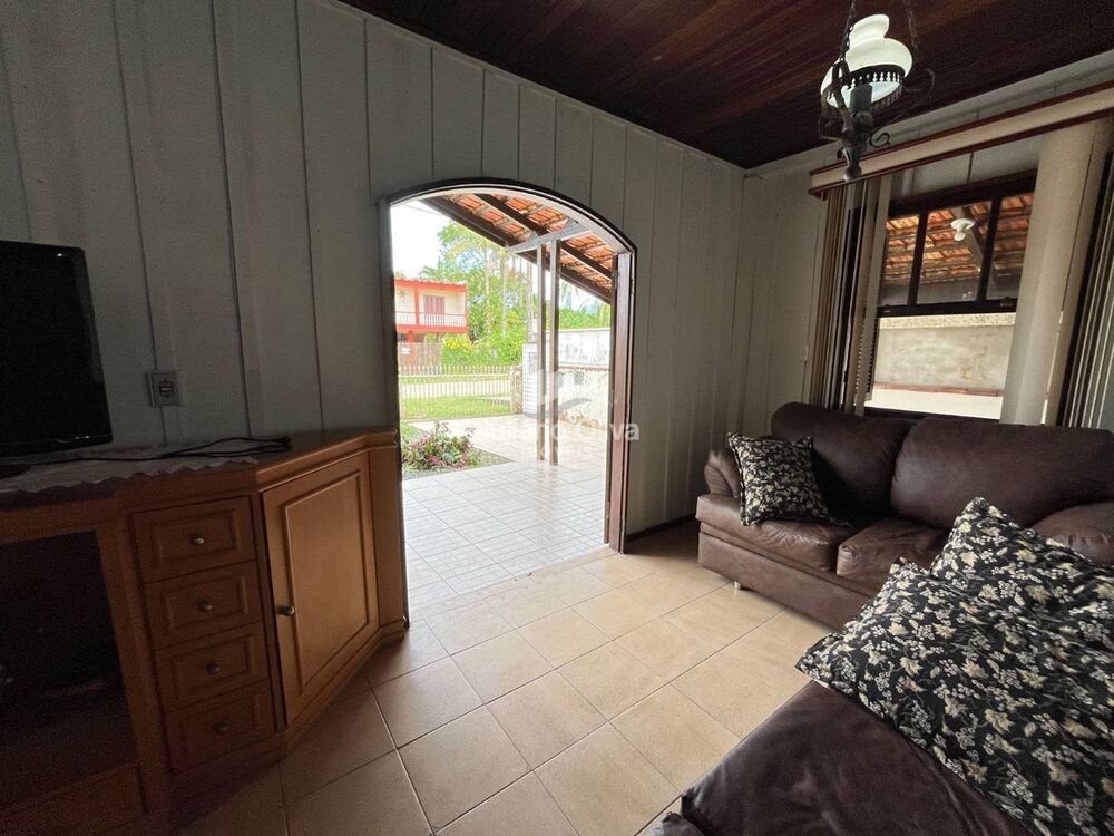 Casa à venda com 3 quartos, 184m² - Foto 4