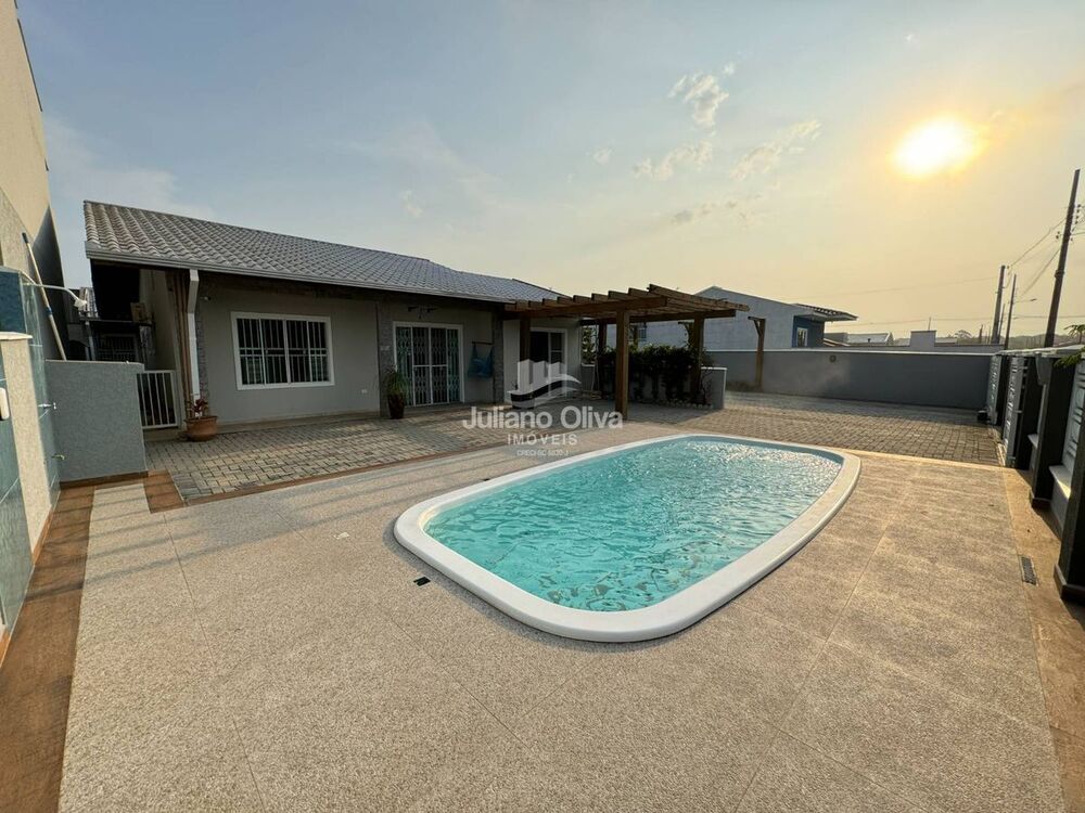 Casa, 4 quartos, 196 m² - Foto 1