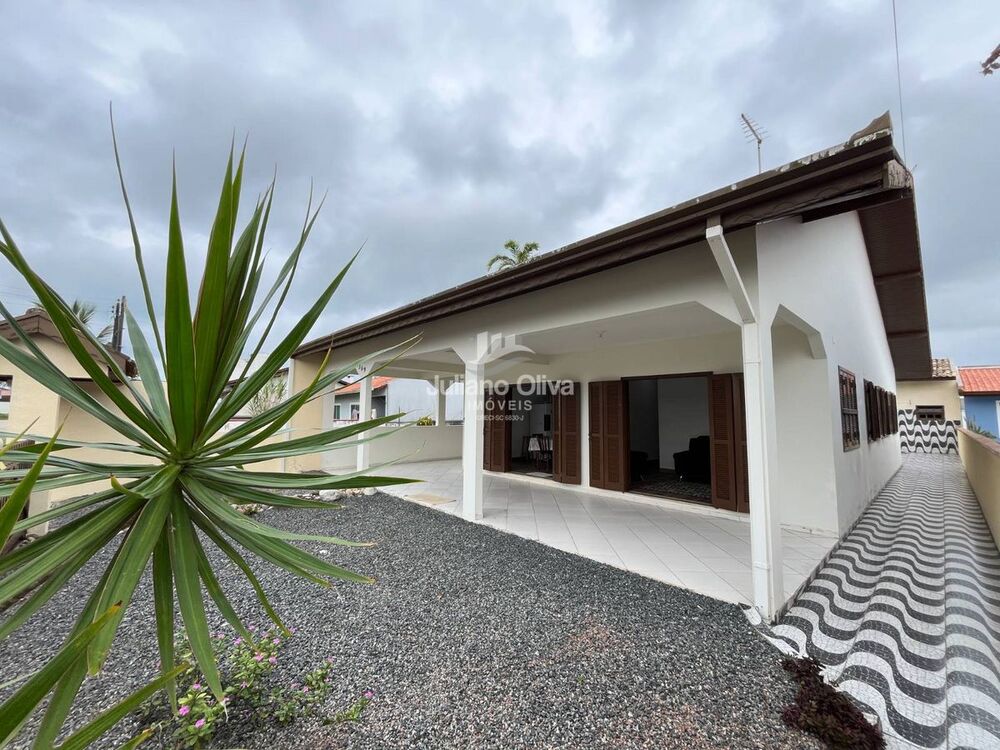 Casa à venda com 4 quartos, 207m² - Foto 2