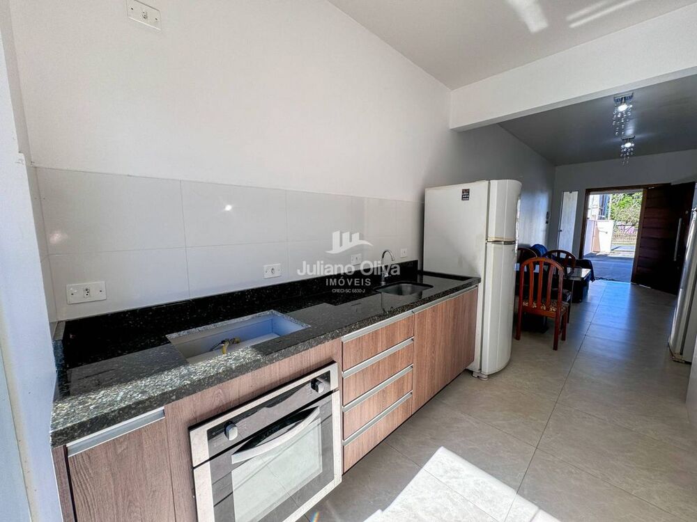 Casa à venda com 2 quartos, 77m² - Foto 9