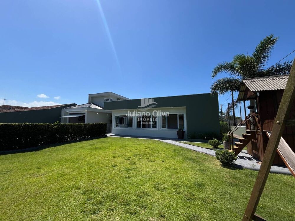 Casa, 4 quartos, 195 m² - Foto 1