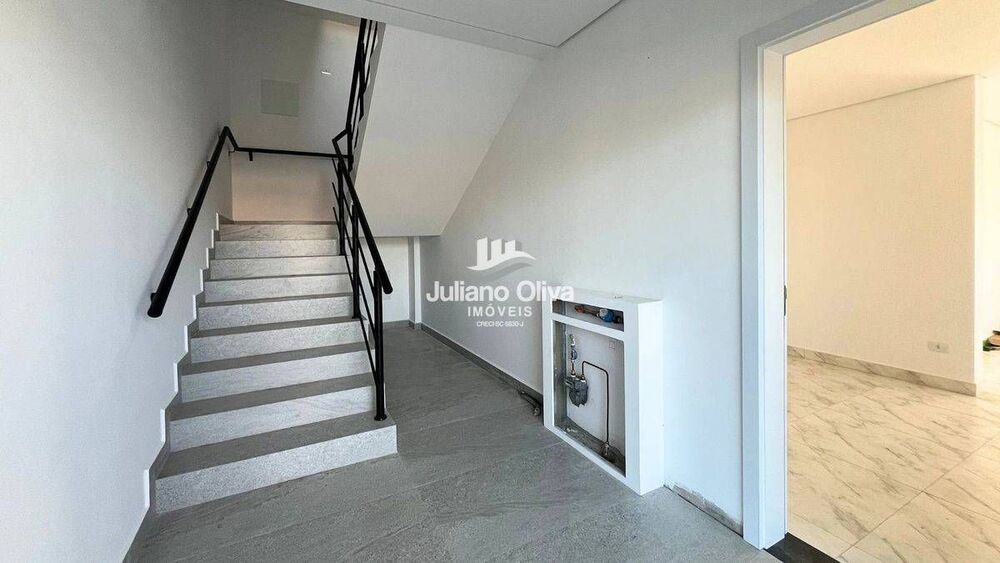 Apartamento à venda com 3 quartos, 9m² - Foto 2
