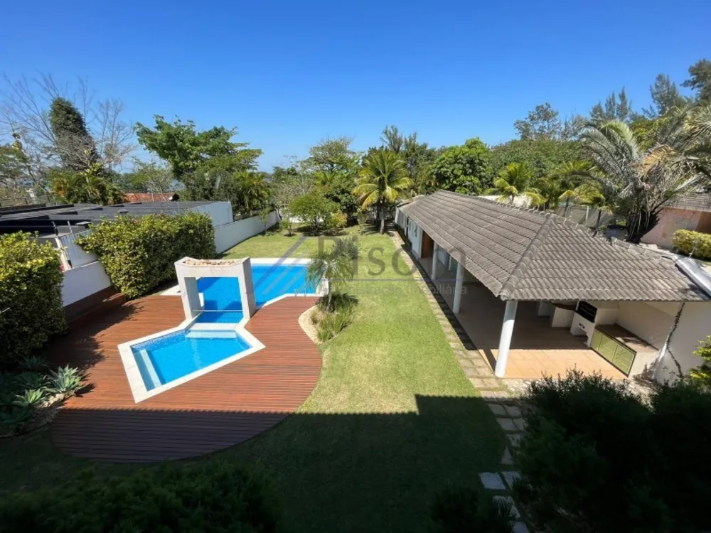 Casa, 6 quartos, 1500 m² - Foto 1
