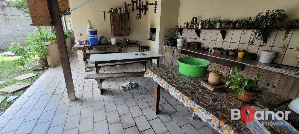 Casa, 4 quartos, 250 m² - Foto 2
