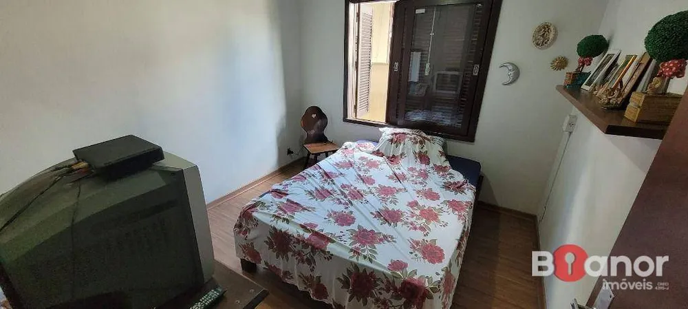 Casa, 4 quartos, 250 m² - Foto 8