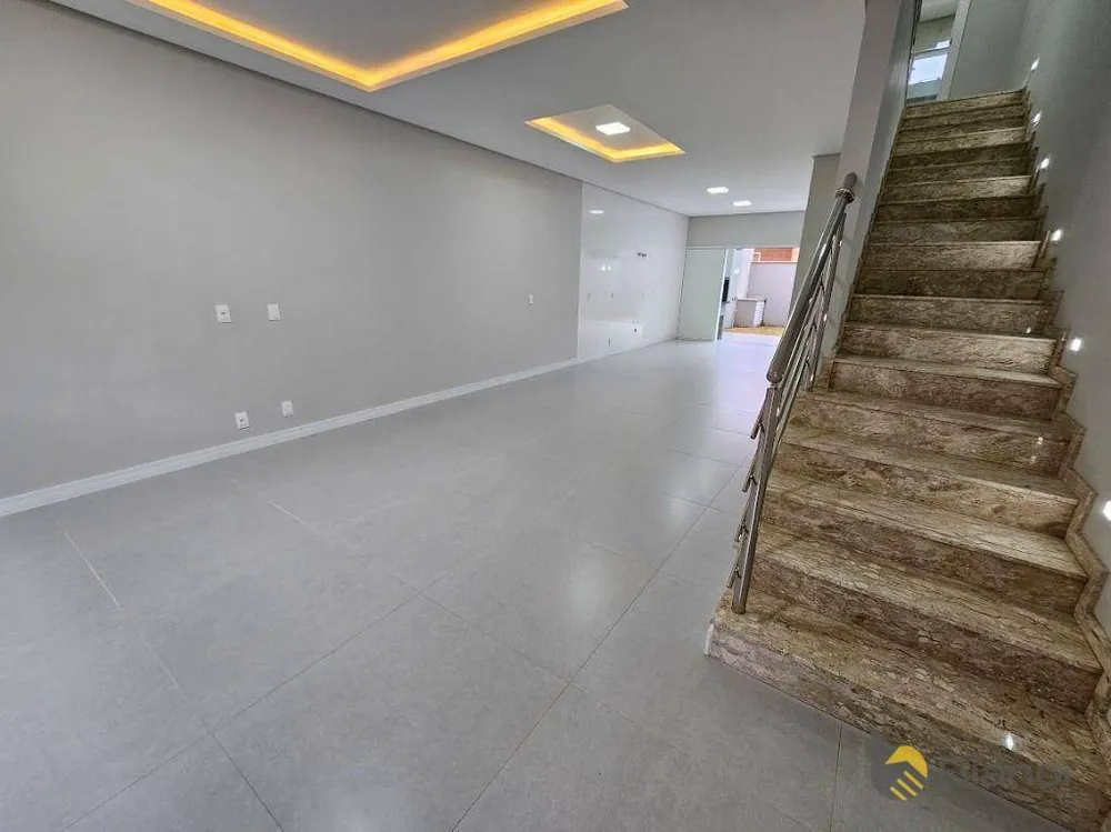 Casa, 3 quartos, 152 m² - Foto 2