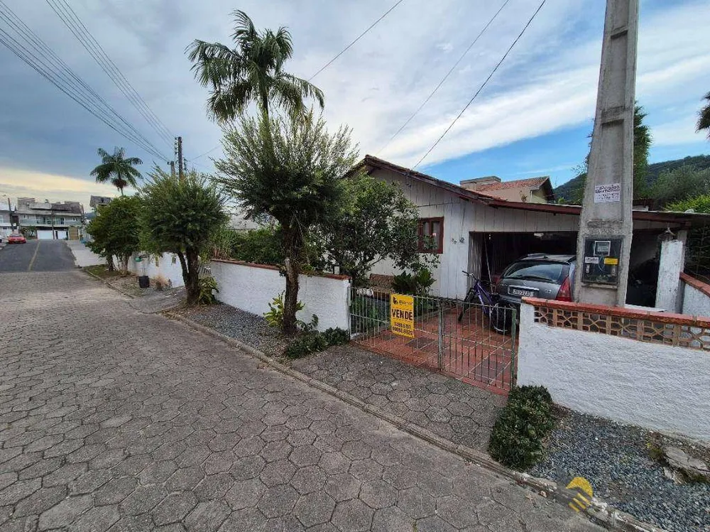 Casa, 6 quartos, 200 m² - Foto 2