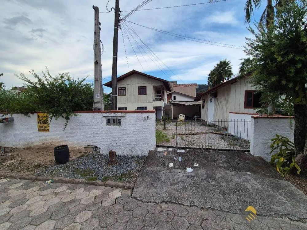Casa, 6 quartos, 200 m² - Foto 1