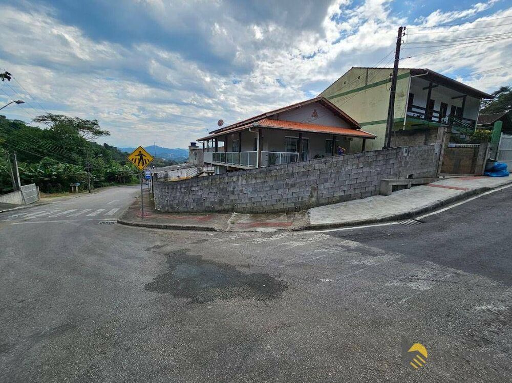 Casa à venda com 2 quartos, 196m² - Foto 4