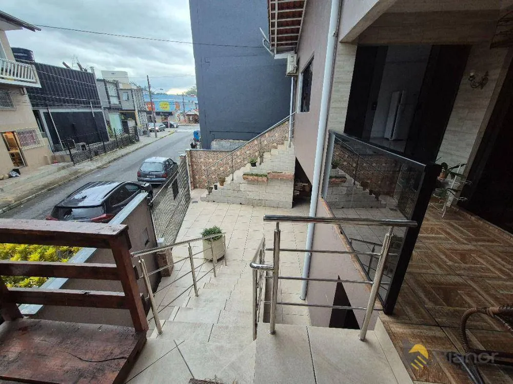 Casa, 3 quartos, 300 m² - Foto 1