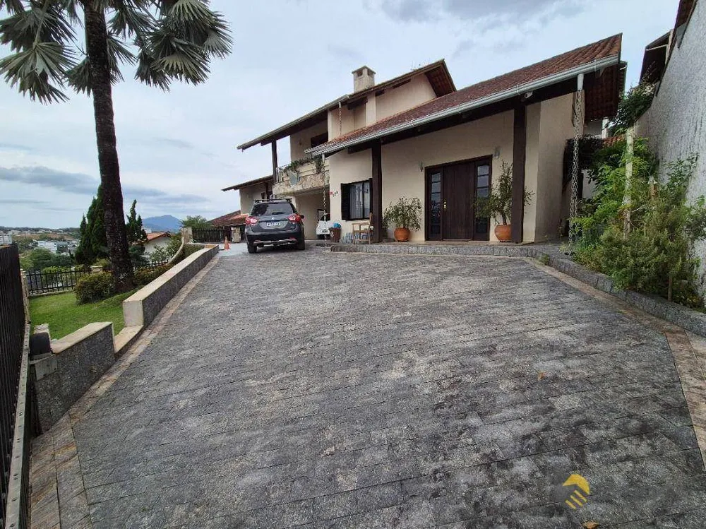 Casa, 3 quartos, 290 m² - Foto 1