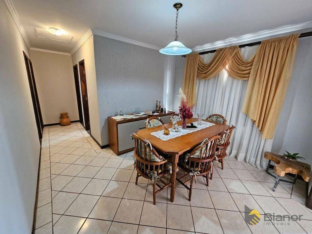Casa à venda com 3 quartos, 150m² - Foto 1