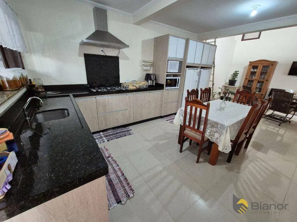 Casa, 4 quartos, 290 m² - Foto 3