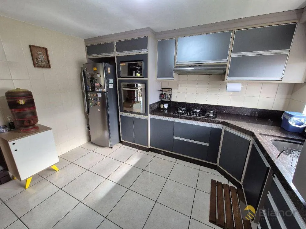Casa, 3 quartos, 206 m² - Foto 10
