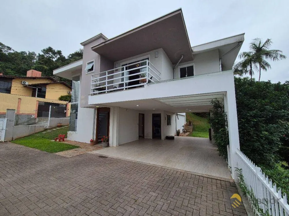Casa, 3 quartos, 204 m² - Foto 2