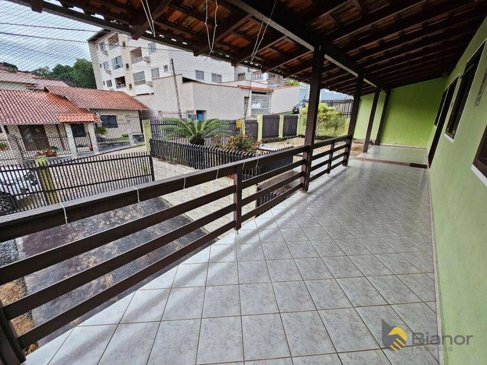 Casa à venda com 3 quartos, 200m² - Foto 4
