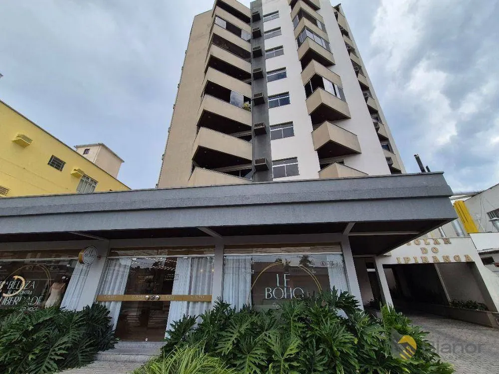 Apartamento, 3 quartos, 194 m² - Foto 1