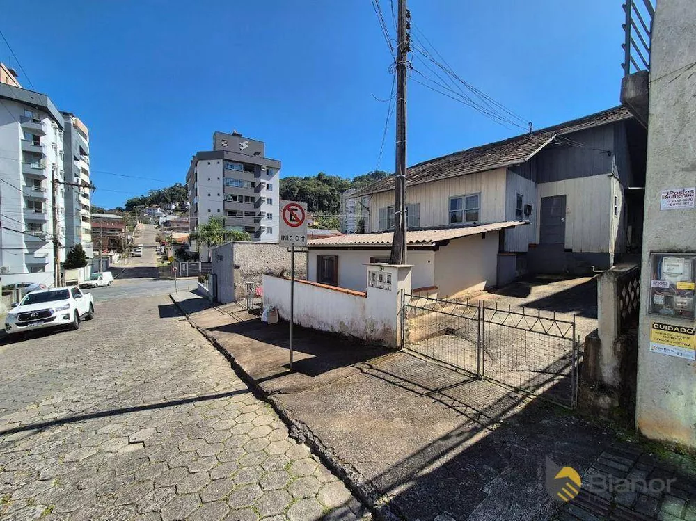 Casa à venda com 3 quartos, 200m² - Foto 1