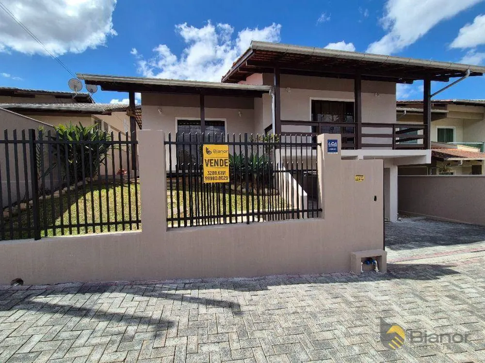 Casa, 3 quartos, 270 m² - Foto 1
