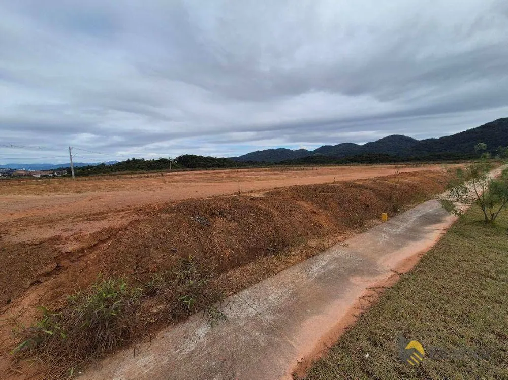 Loteamento e Condomínio, 1894 m² - Foto 1