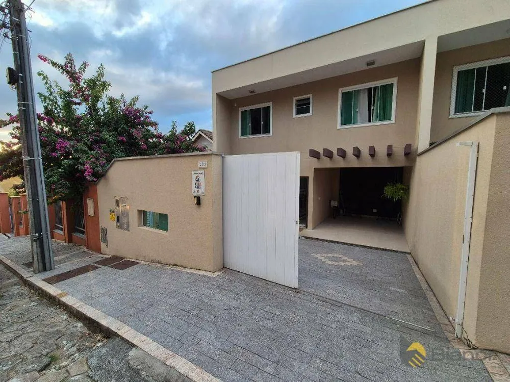 Casa, 3 quartos, 184 m² - Foto 1