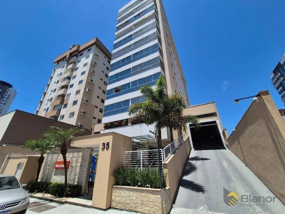 Apartamento, 3 quartos, 140 m² - Foto 1