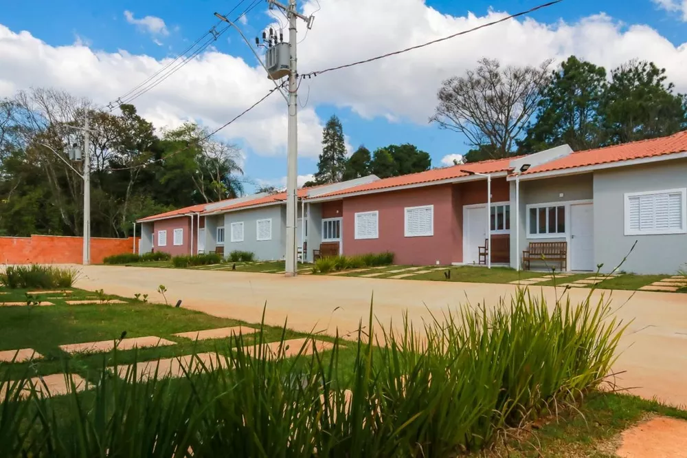 Casa à venda com 2 quartos, 50m² - Foto 1