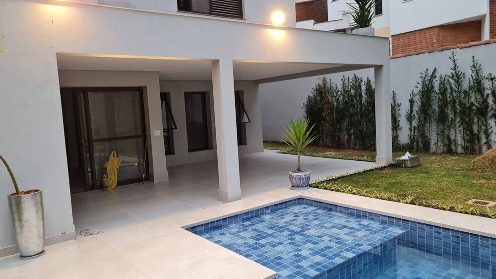 Casa à venda com 4 quartos, 560m² - Foto 1