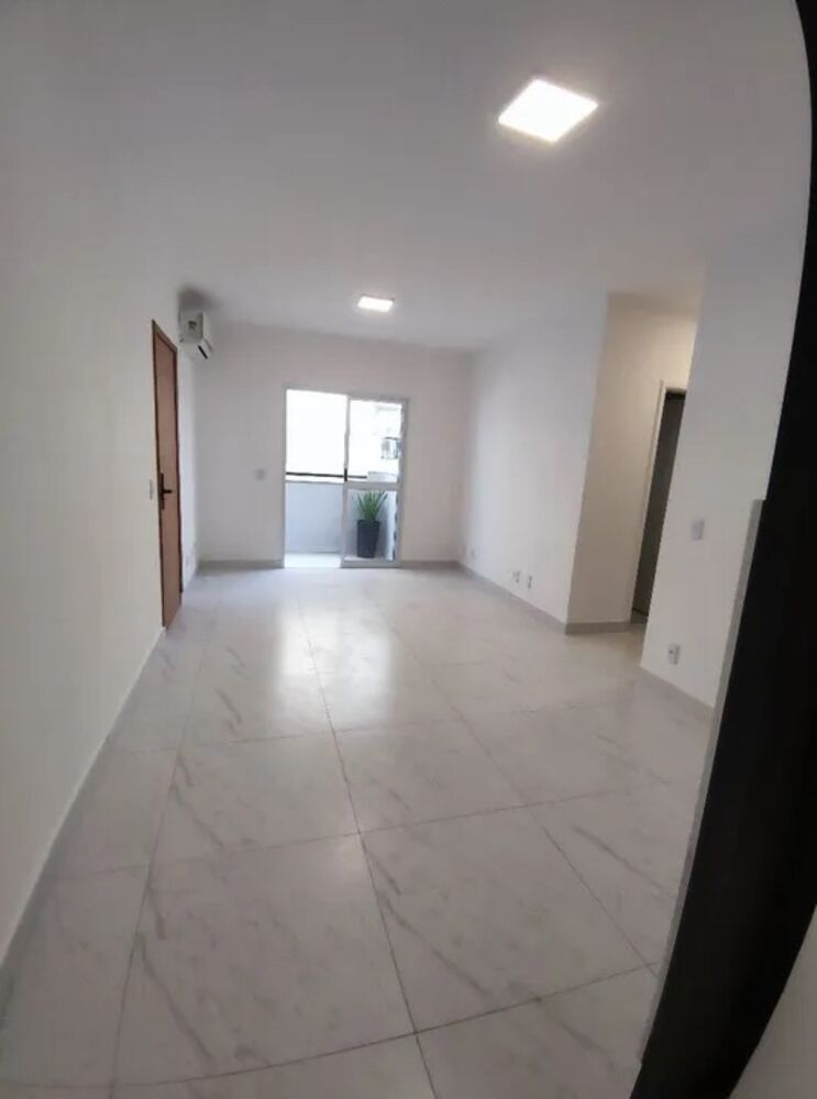 Apartamento à venda com 2 quartos, 69m² - Foto 2