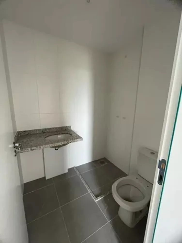 Apartamento à venda com 2 quartos, 67m² - Foto 3