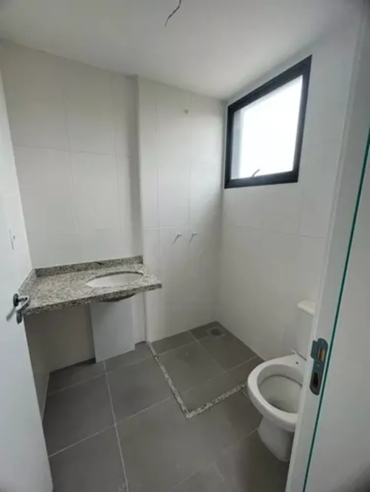 Apartamento à venda com 2 quartos, 67m² - Foto 4