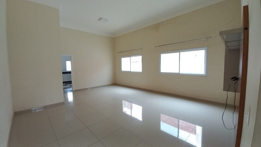 Casa à venda com 3 quartos, 300m² - Foto 3